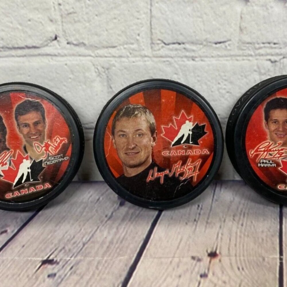 Hockey Pucks 2002 McDonald's Team Canada Olympic Team Lot of 3 Collectible